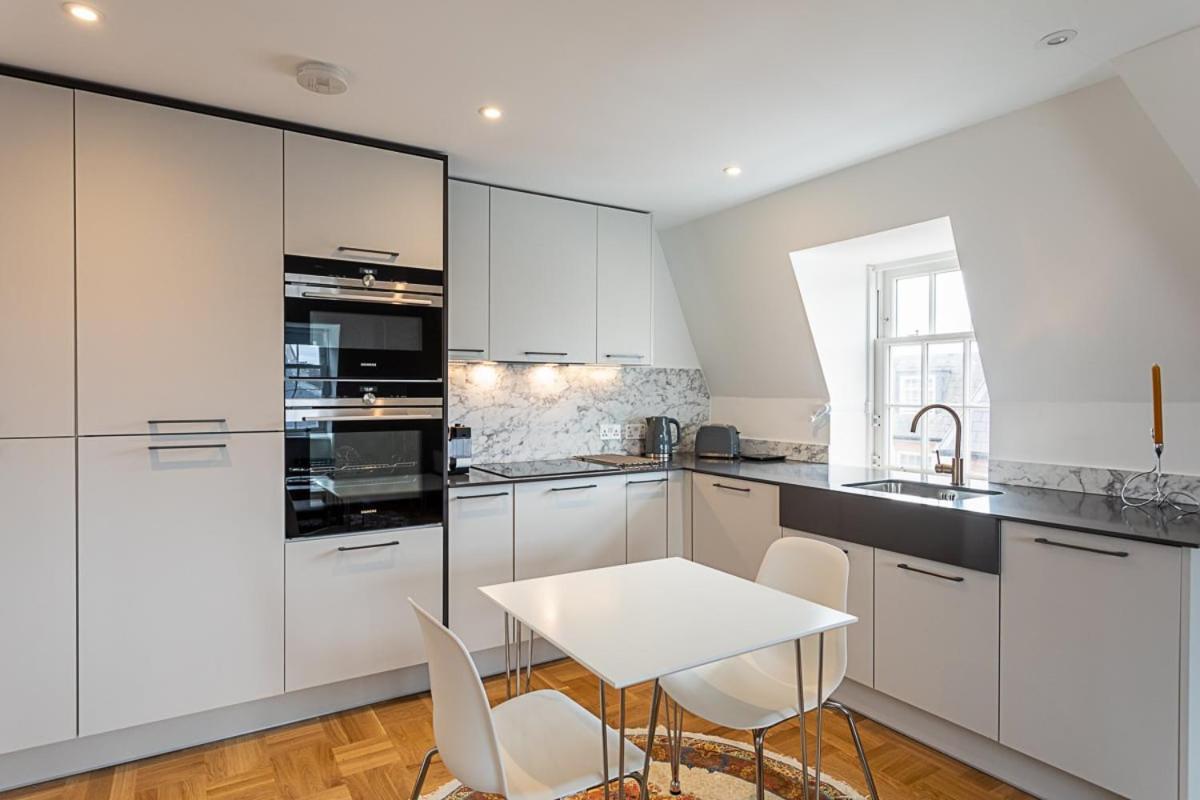 Modern And Stylish Apartment In West Kensington Londra Exterior foto