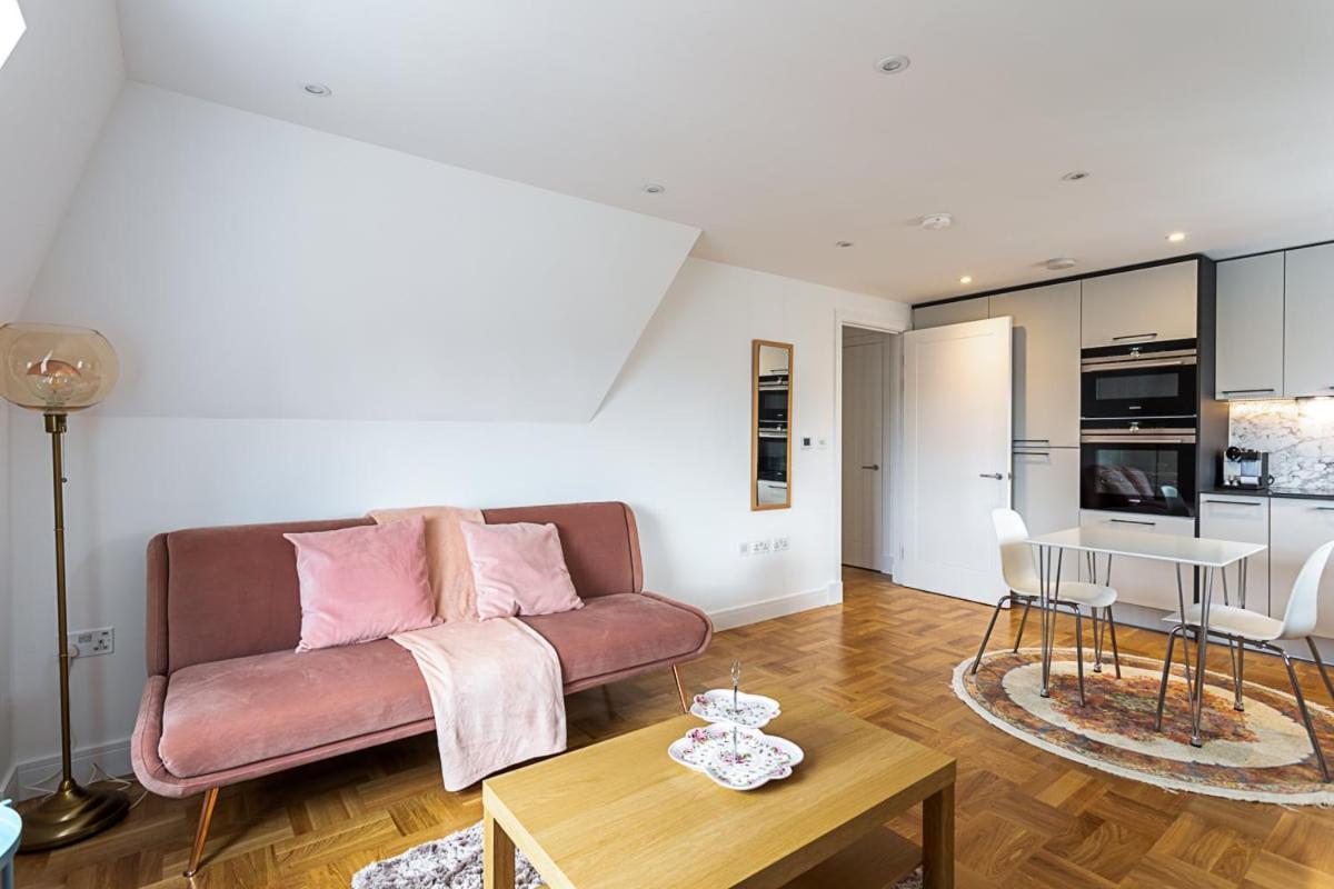 Modern And Stylish Apartment In West Kensington Londra Exterior foto