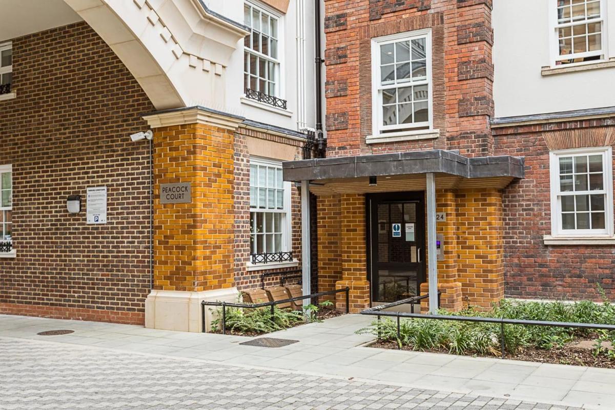 Modern And Stylish Apartment In West Kensington Londra Exterior foto